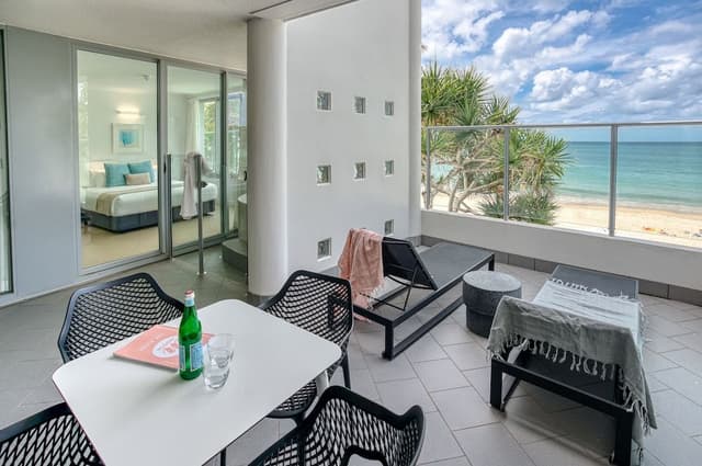 One Bedroom Beachfront Spa