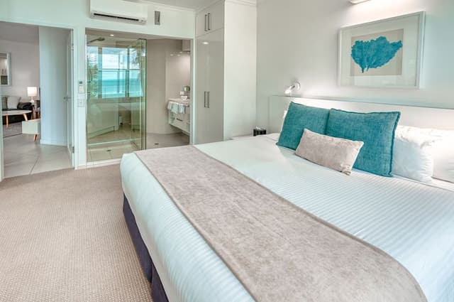 One Bedroom Beachfront Spa