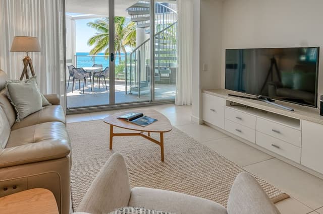 One Bedroom Beachfront Spa Penthouse