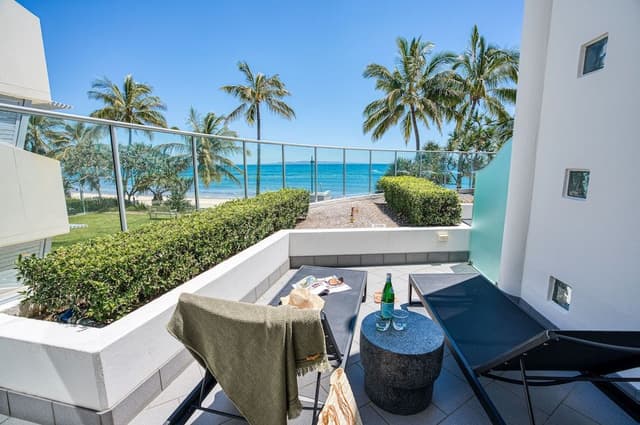 Studio, Beachfront