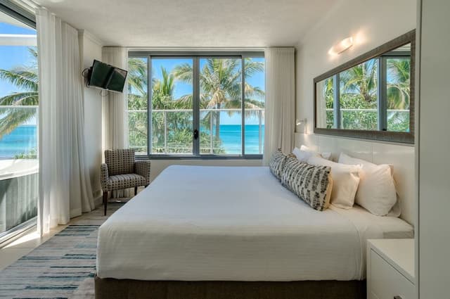 One Bedroom Beachfront Spa Penthouse