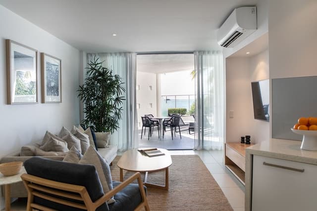 One Bedroom Beachfront Spa