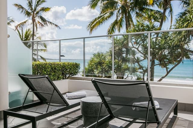 One Bedroom Beachfront Spa