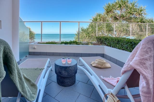 Studio, Beachfront