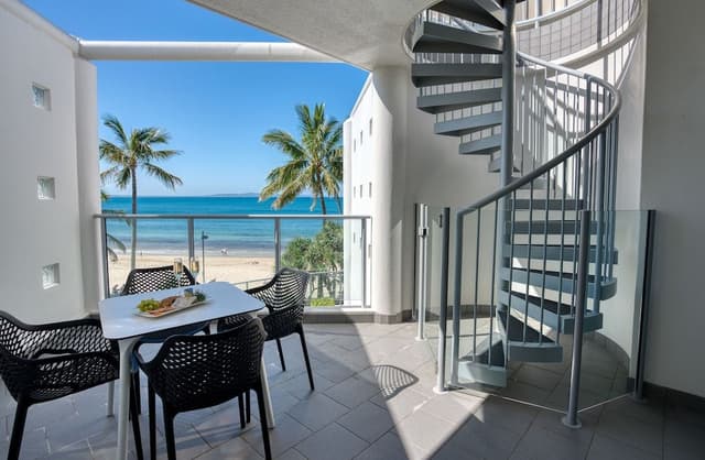 Beachfront Spa Studio Penthouse