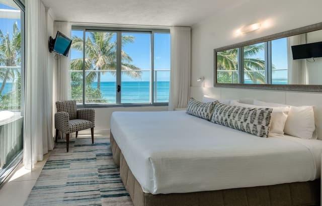 One Bedroom Beachfront Spa Penthouse