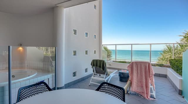 Studio, Beachfront