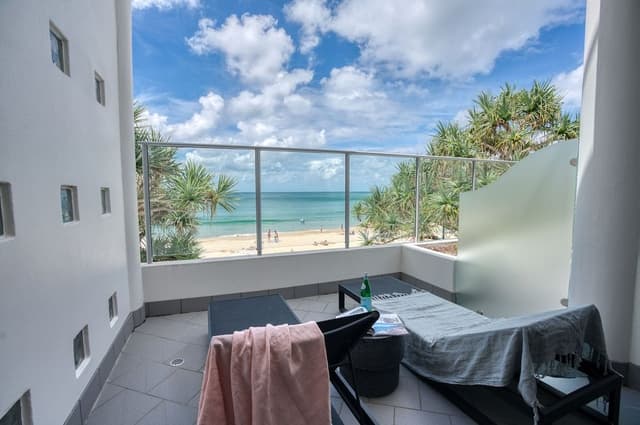 One Bedroom Beachfront Spa