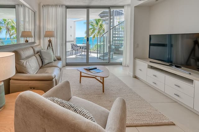 One Bedroom Beachfront Spa Penthouse