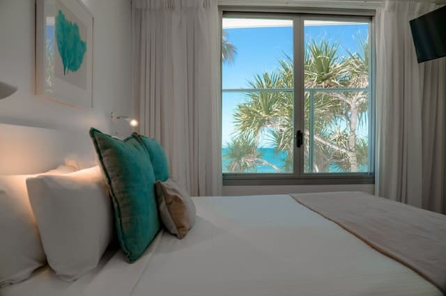 One Bedroom Beachfront Spa
