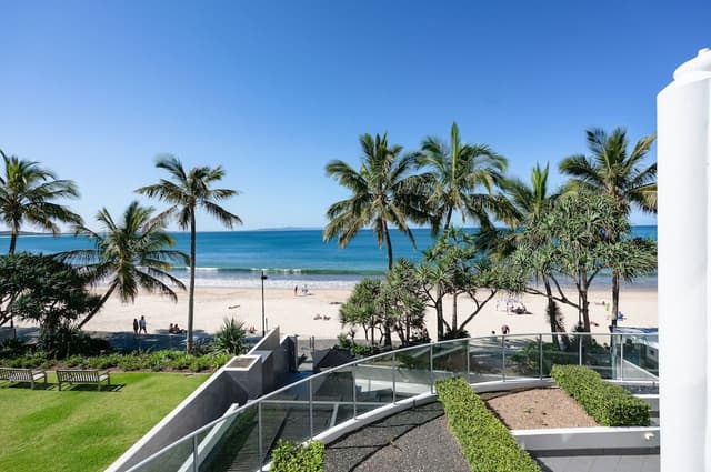 Beachfront Spa Studio Penthouse