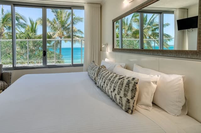 One Bedroom Beachfront Spa Penthouse