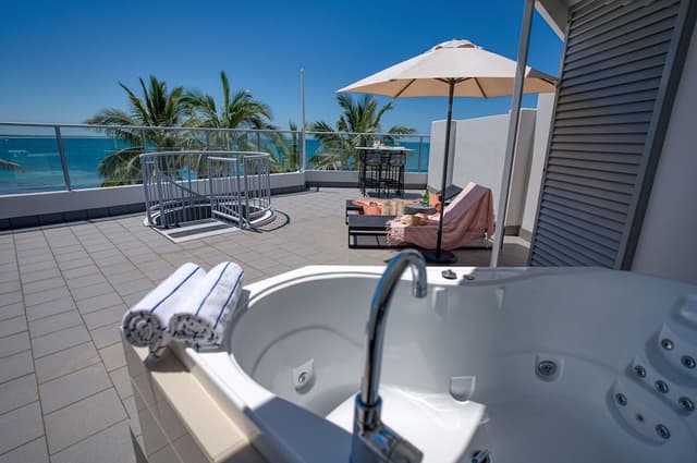 One Bedroom Beachfront Spa Penthouse