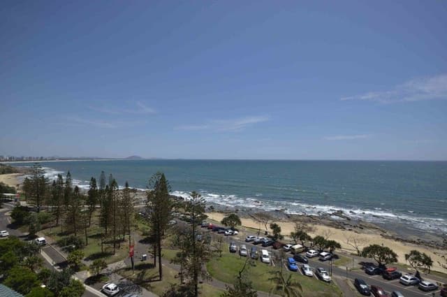 2 Bedroom Beachfront with Rooftop
