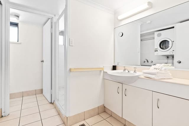 2 Bedroom Apartment, Full Ocean Views