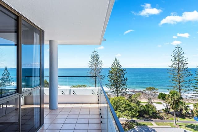 2 Bedroom Apartment, Full Ocean Views