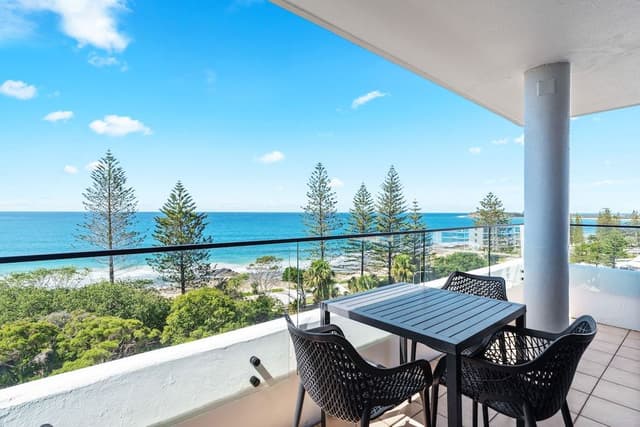 2 Bedroom Apartment, Full Ocean Views