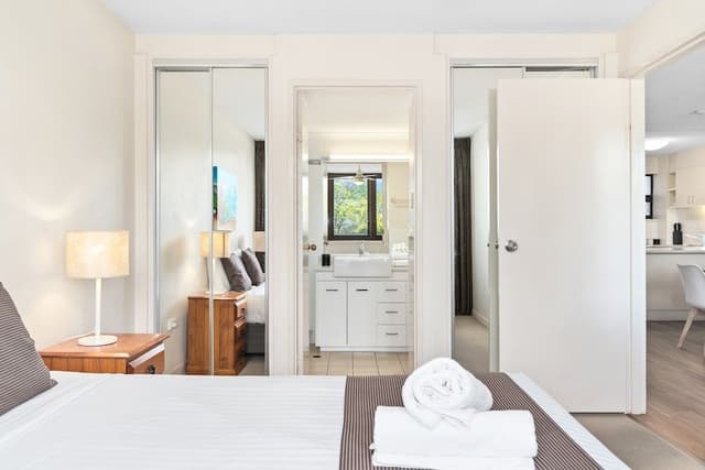 2 Bedroom Apartment, Filtered Ocean View