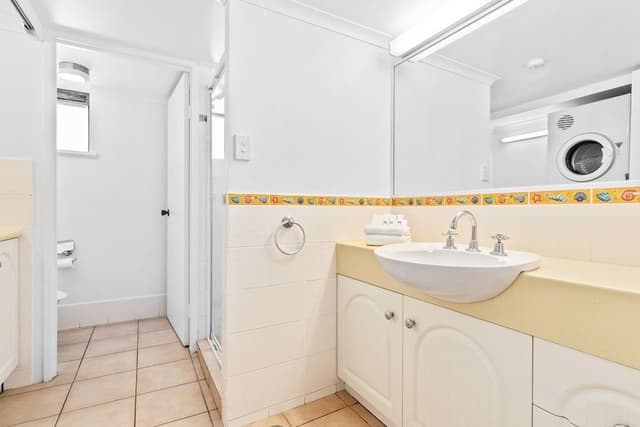 2 Bedroom Apartment, Full Ocean Views