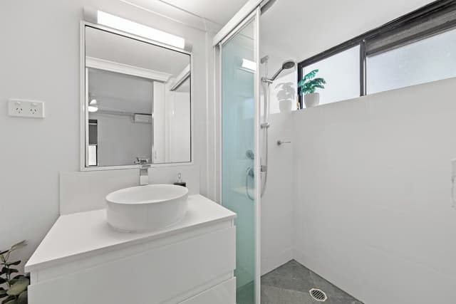 2 Bedroom Apartment, Filtered Ocean View