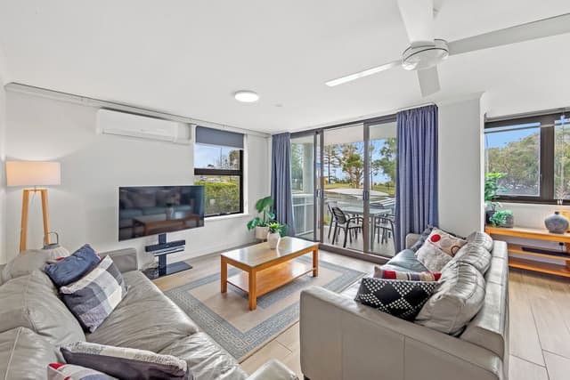 2 Bedroom Apartment, Filtered Ocean View