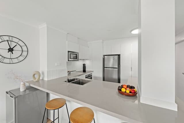 2 Bedroom Apartment, Filtered Ocean View