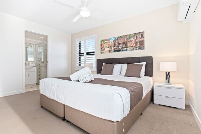 2 Bedroom Apartment, Full Ocean Views