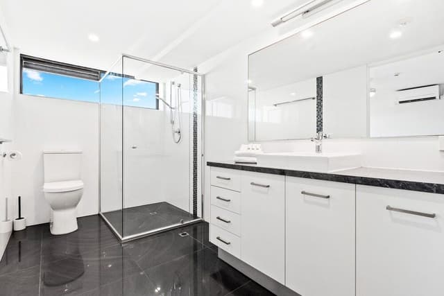 2 Bedroom Apartment, Full Ocean Views