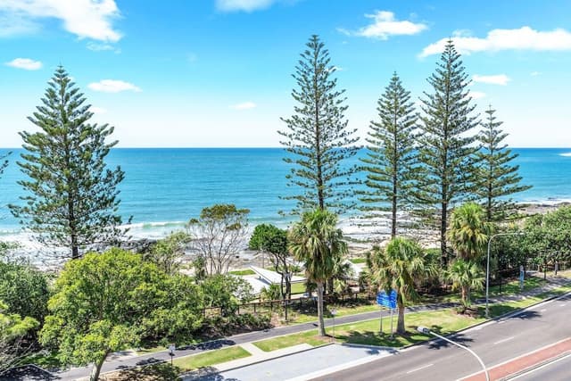 2 Bedroom Apartment, Full Ocean Views