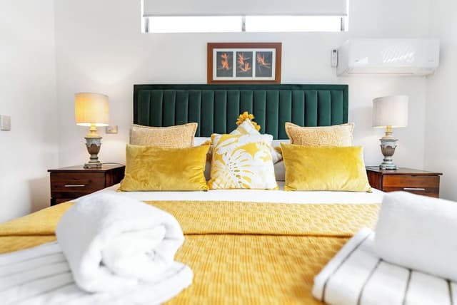 Deluxe Two Bedroom Ocean View Apartment - Top Floor