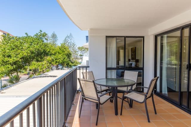 Large One Bedroom Apartment - Beachside Plus