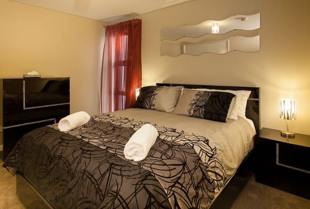 Luxury Villa, 3 Bedrooms, 2 Bathrooms, Courtyard Area