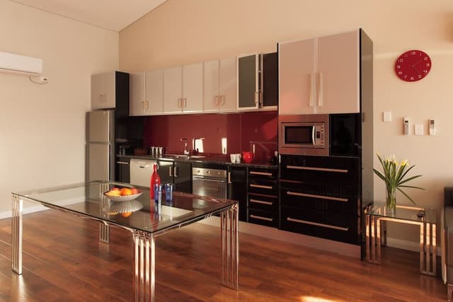 Luxury Villa, 3 Bedrooms, 2 Bathrooms, Courtyard Area