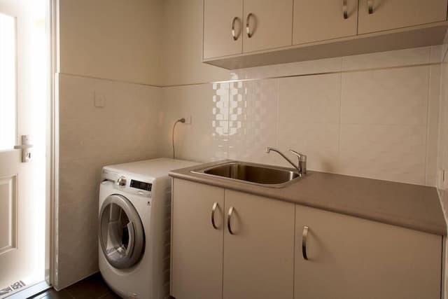 Luxury Villa, 3 Bedrooms, 2 Bathrooms, Courtyard Area
