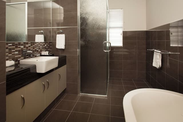 Luxury Villa, 3 Bedrooms, 2 Bathrooms, Courtyard Area