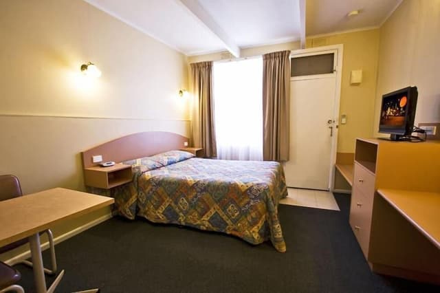 Standard Queen Room