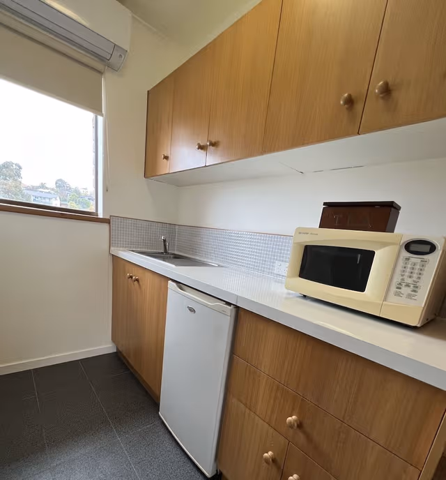 Deluxe Room, 1 Queen Bed, Kitchenette
