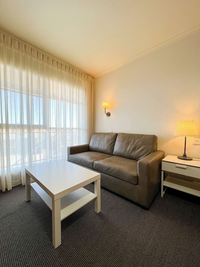Deluxe Room, 1 Queen Bed, Kitchenette