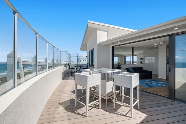 3 Bedroom Penthouse Ocean Views