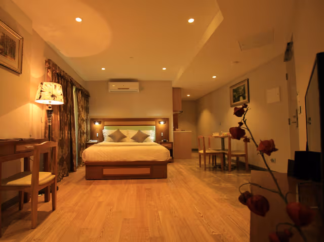 Studio Apartment