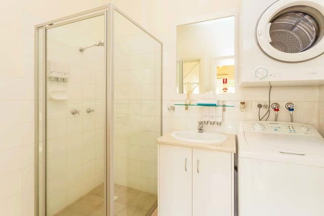 Apartment, 2 Bedrooms (Six People-South Side)