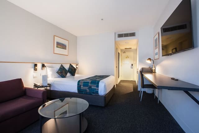 Deluxe Queen Room