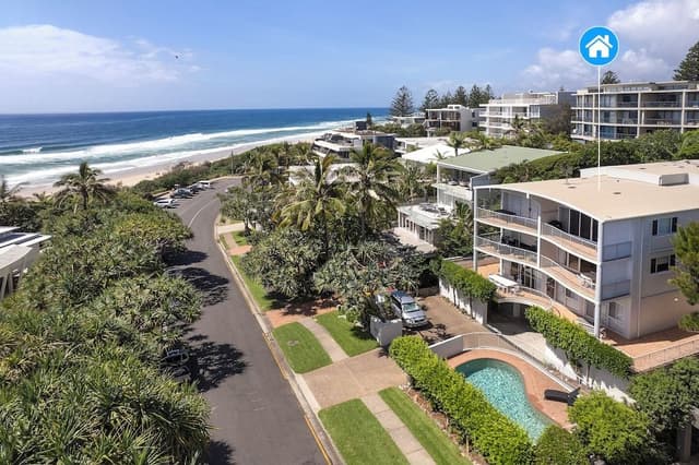 OFFSITE- 3 Bedroom Apartment - Ocean View Opposite Beach