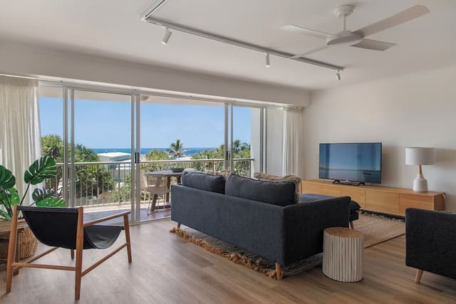 OFFSITE- 3 Bedroom Apartment - Ocean View Opposite Beach