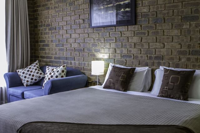 King Suite with River View