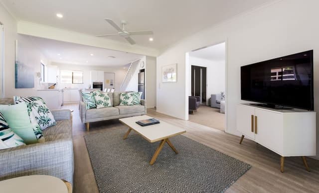 4 Bedrooms Riverside Townhouse