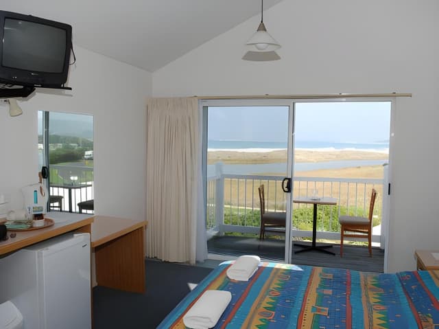 Twin Room with Ocean View - Upper Balcony