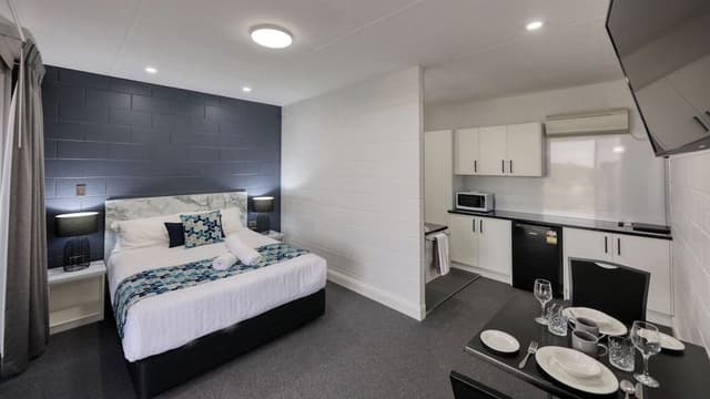 Executive Queen Room
