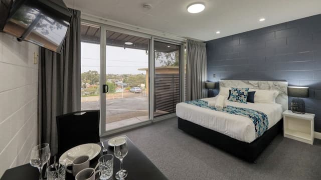 Executive Queen Room
