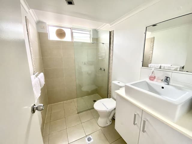 Deluxe Apartment, 2 Bedrooms, Ground Floor (Entire Unit)